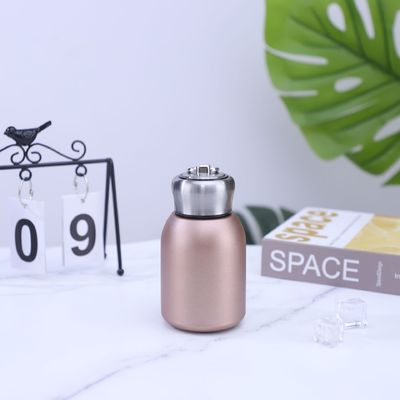 tasse en acier inoxydable avec couvercle