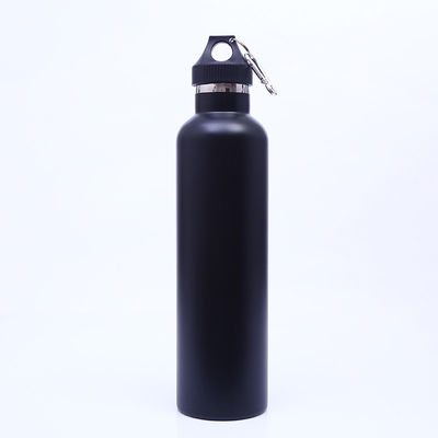L'acier inoxydable noir boit la bouteille, amincissent la forme droite isolée de tasse de bouteille d'eau